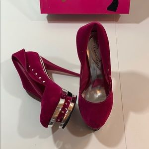 NIB! Privileged by JC Dossier “Sharon” Heels